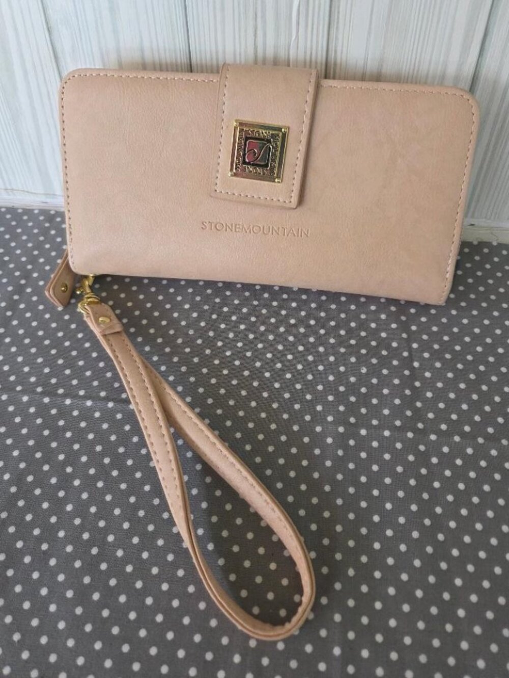 Stone Mountain Pink Leather Wristlet Wallet – New with Tags (NWT)